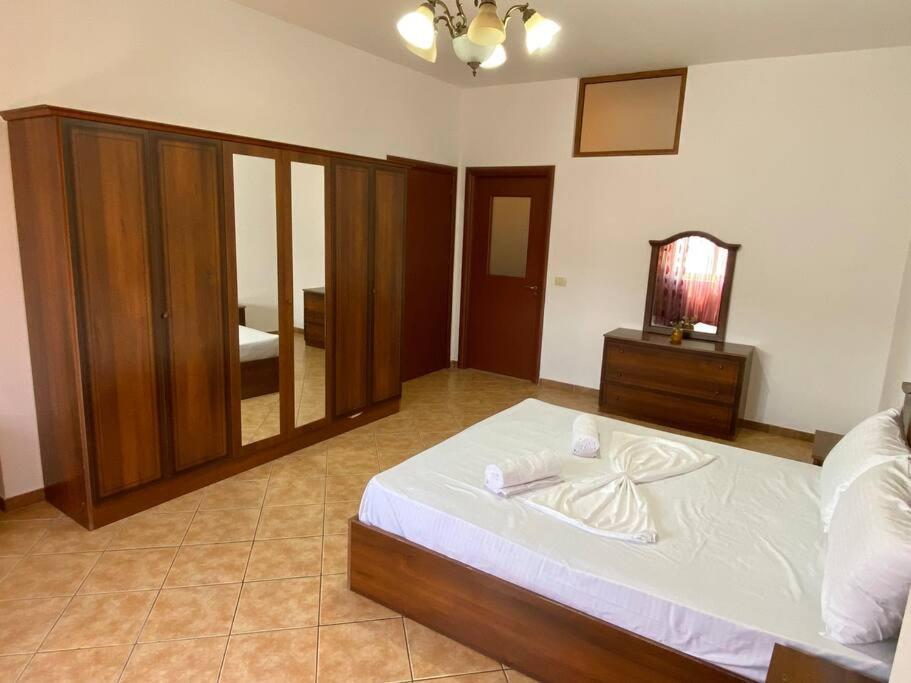 Roel Apartments Shkodra Center エクステリア 写真